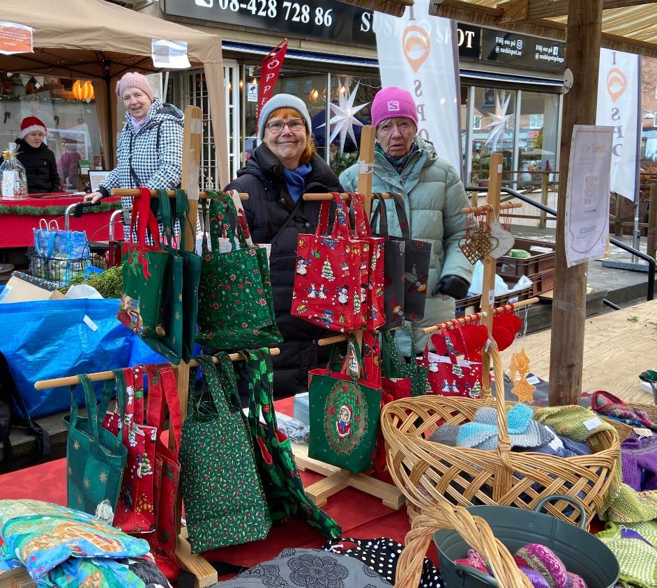 Bilden /bilder/julmarknad/torget.jpg SAKNAS