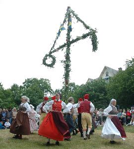 Midsummer performance near Spnga Church